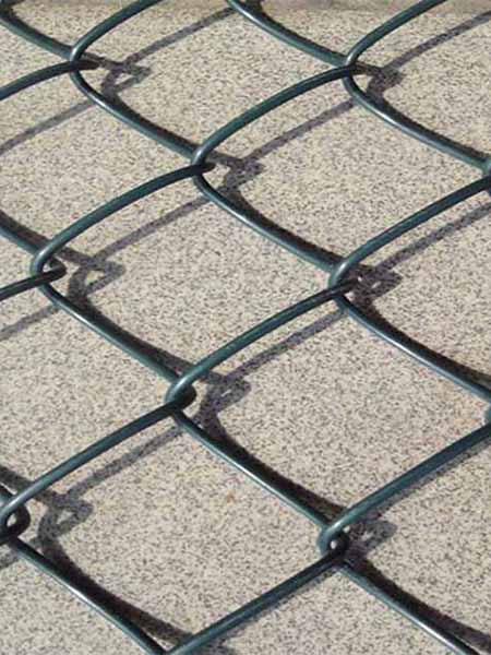 The Role of Chain Link Mesh in Animal Enclosures and Kennels